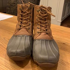 Men’s size 9 sperry duck boots